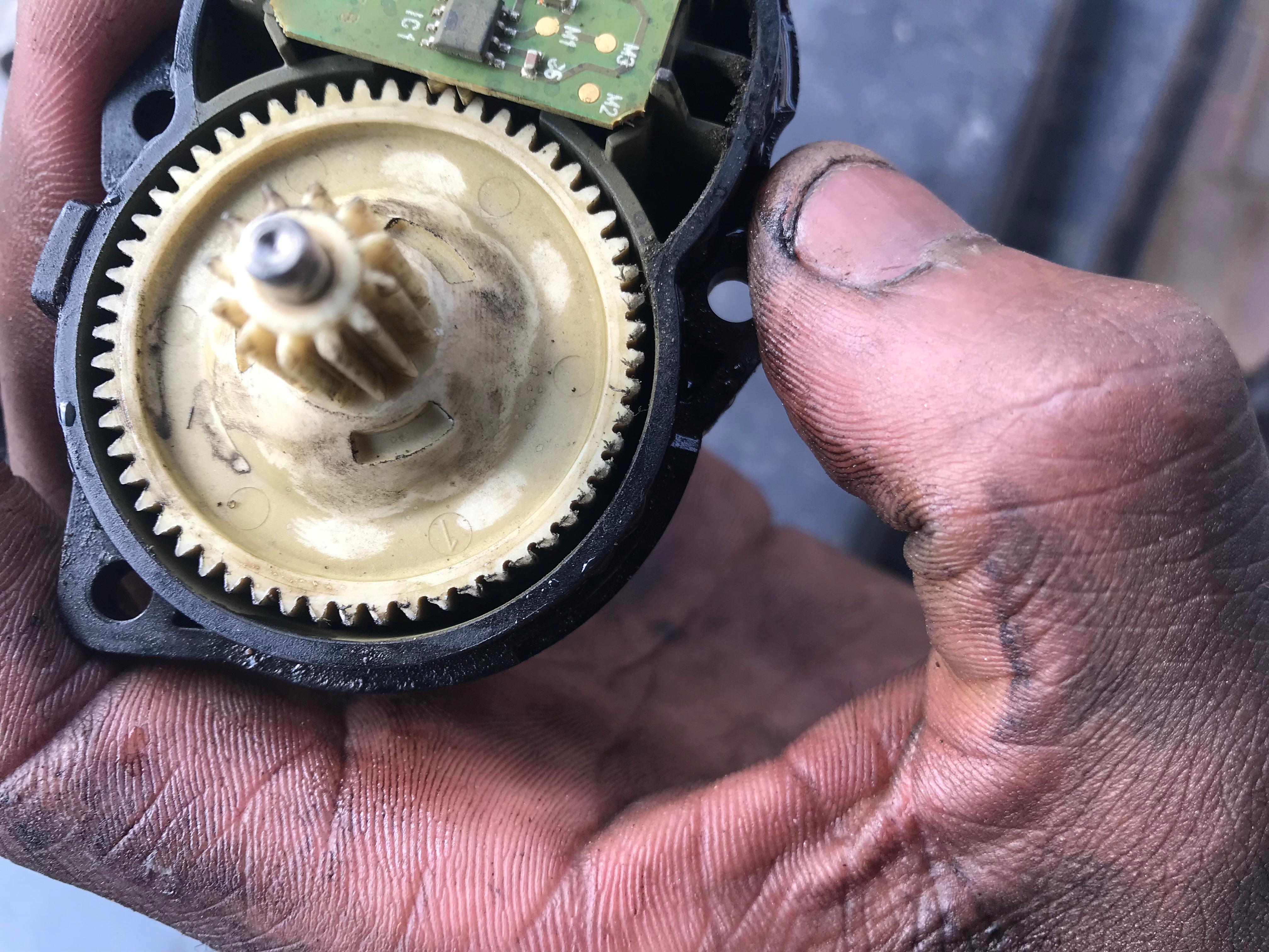Mirror motor gears repair