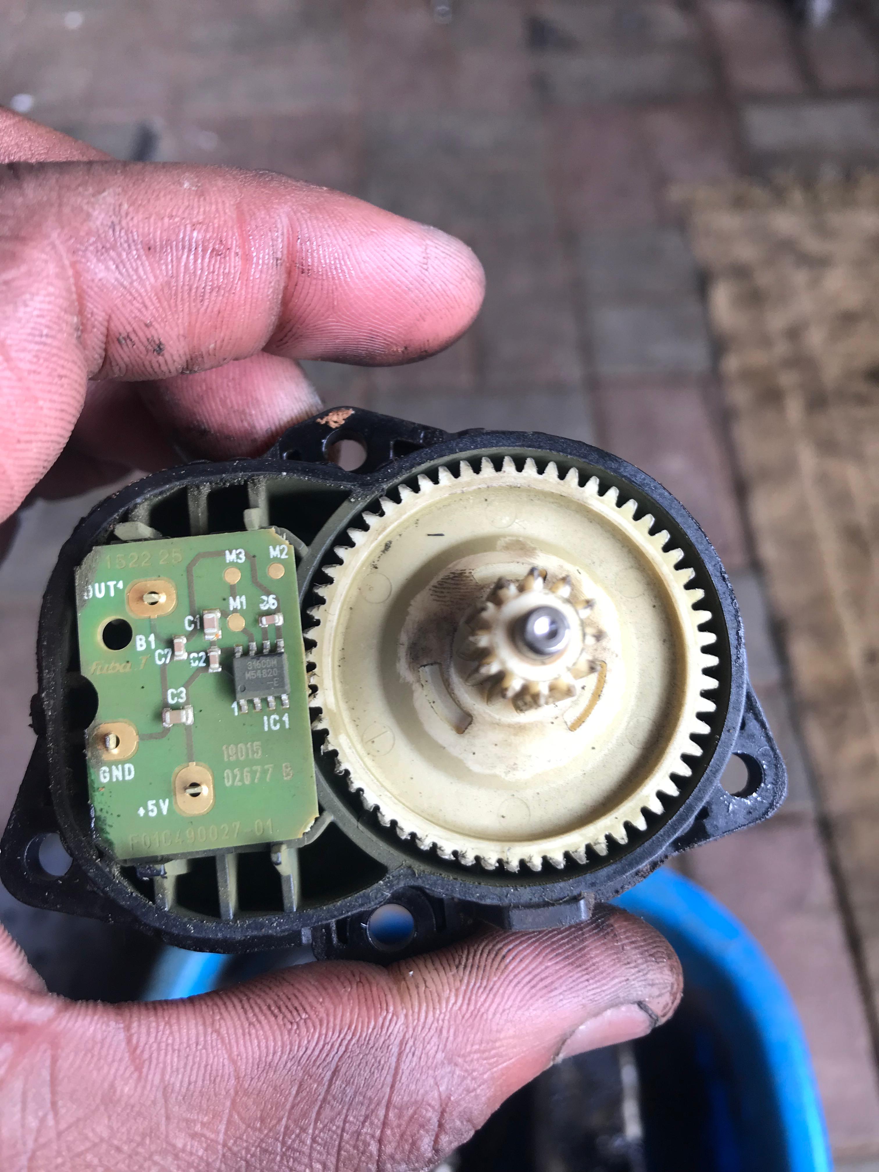 Throttle actuator circuit board